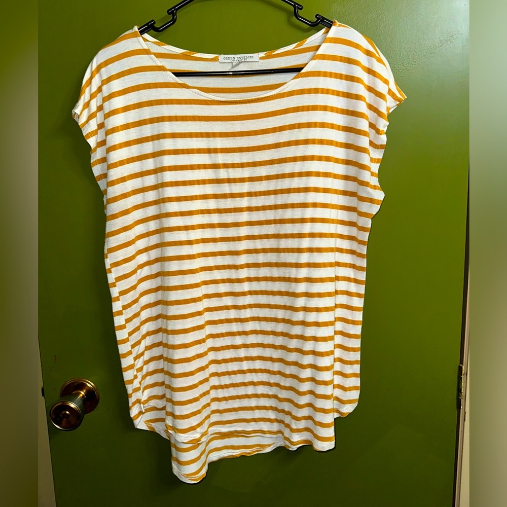 🔥 3/15 SALE 🔥 Garden Envelope Yellow & White Sleeveless Blouse